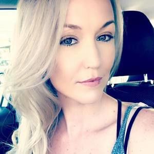 Meet your Posher, Dina